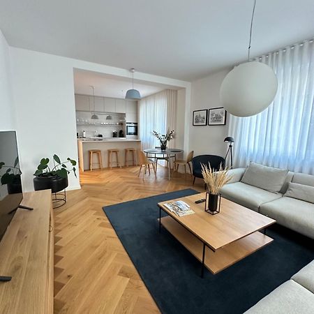Bratislava Oldtown Apartment 130M2 ,60M2 Terrace And 2 Bathrooms Bagian luar foto