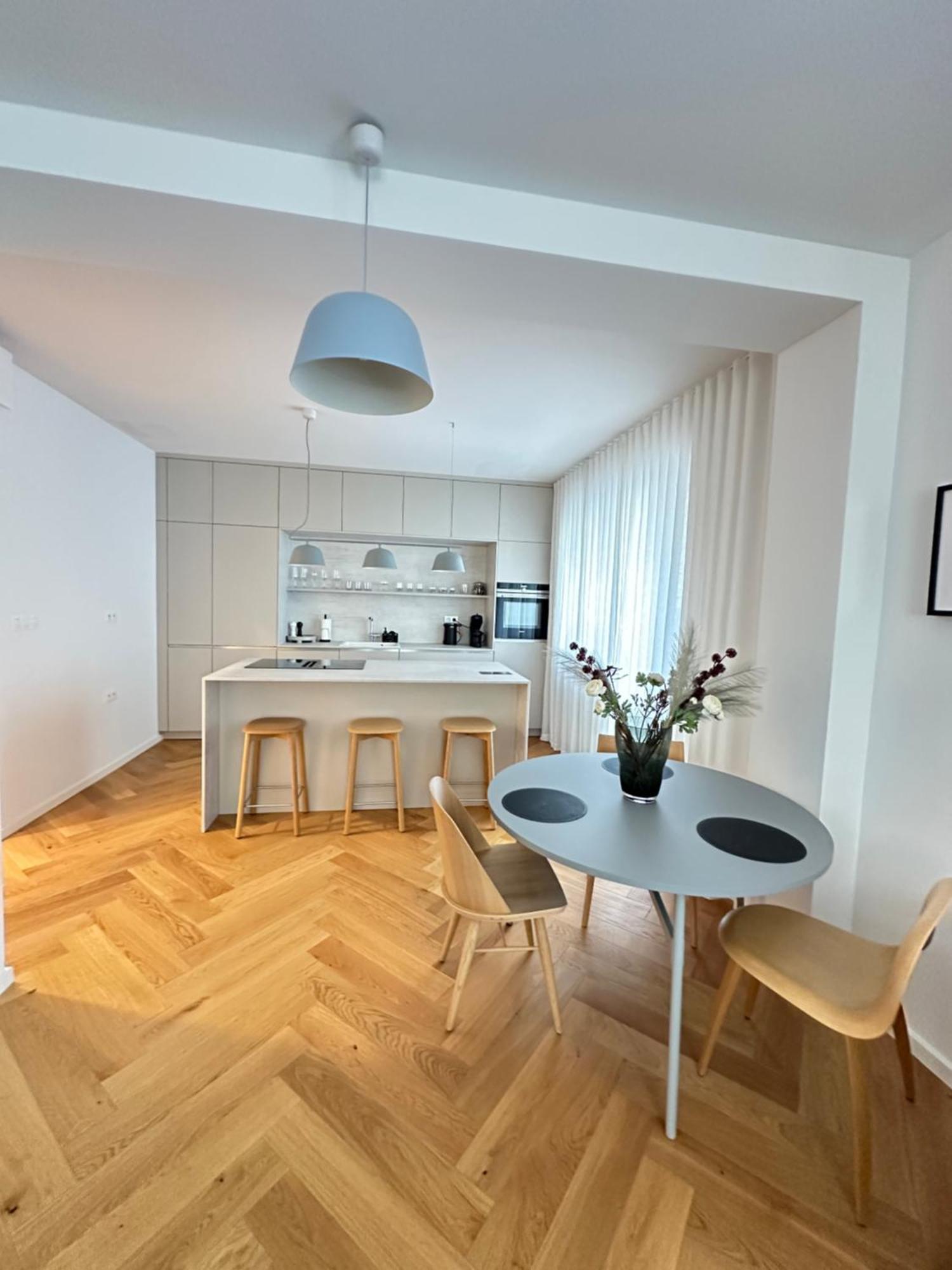 Bratislava Oldtown Apartment 130M2 ,60M2 Terrace And 2 Bathrooms Bagian luar foto